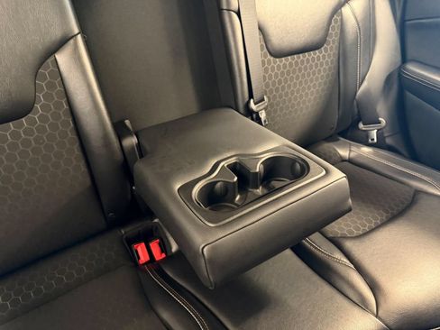Used 2018 Jeep Compass Latitude FWD image 32