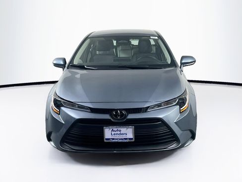 Used 2025 Toyota Corolla LE image 2