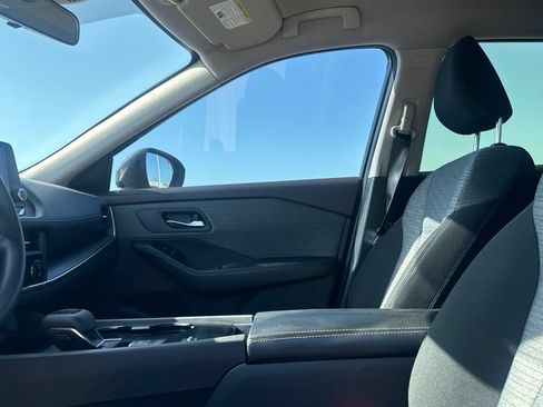 Certified 2023 Nissan Rogue SV FWD image 23