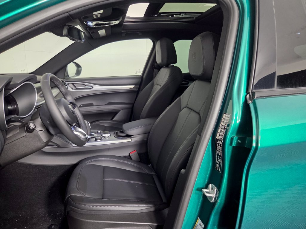 New 2026 Alfa Romeo Stelvio Sprint AWD/4WD image 9