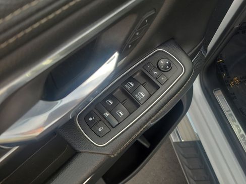 Used 2021 RAM 1500 Laramie image 14