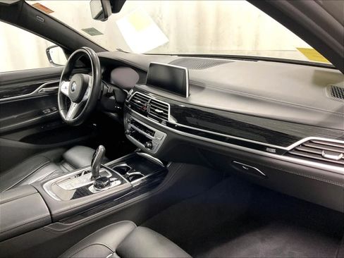 Used 2022 BMW 750i xDrive 750i xDrive w/ Autobahn Package image 14