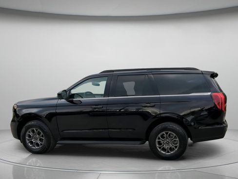 Certified 2025 Ford Expedition Active image 17