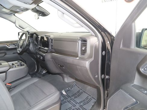 Used 2024 Chevrolet Silverado 1500 LT AWD/4WD image 40