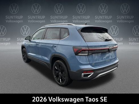 New 2026 Volkswagen Taos SE image 3
