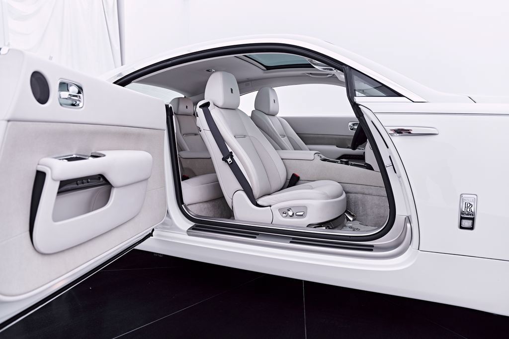 Used 2014 Rolls-Royce Wraith RWD image 34