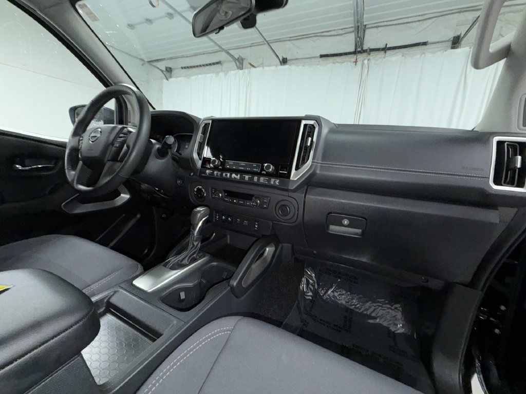 Used 2025 Nissan Frontier SV w/ SV Convenience Package AWD/4WD image 19