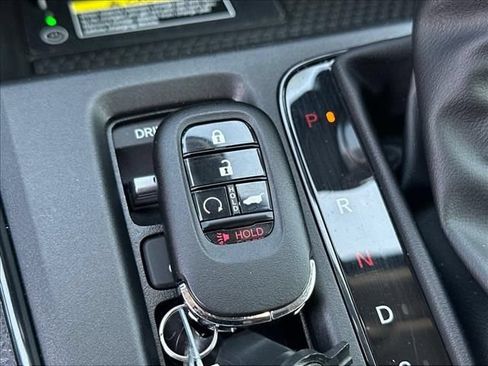 Used 2025 Honda CR-V EX-L image 31