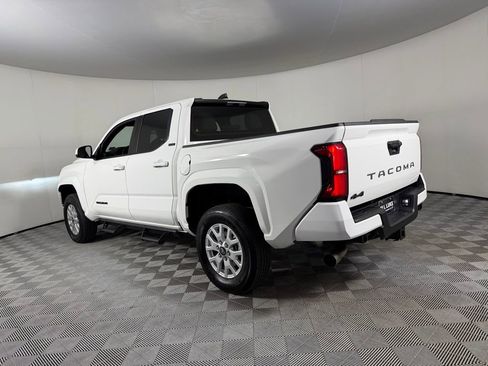 Used 2026 Toyota Tacoma SR5 AWD/4WD image 8