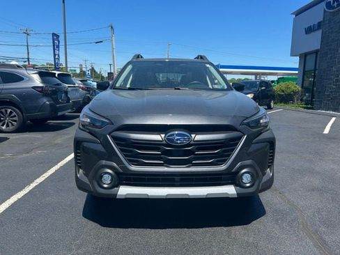 Used 2025 Subaru Outback Limited AWD/4WD image 2