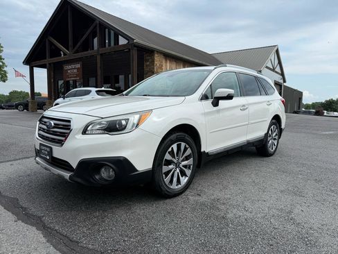 Used 2017 Subaru Outback 3.6R Touring w/ Popular Package #5A AWD/4WD image 2