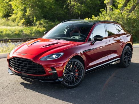 Used 2024 Aston Martin DBX 707 AWD/4WD image 2