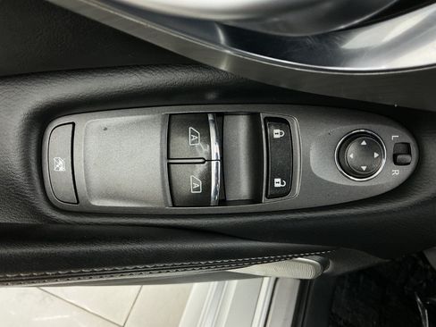 Used 2017 INFINITI Q60 3.0t w/ Premium Plus Package 3.0T AWD/4WD image 34