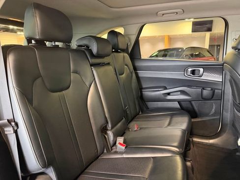 Used 2021 Kia Sorento S w/ Panoramic Sunroof Package FWD image 23