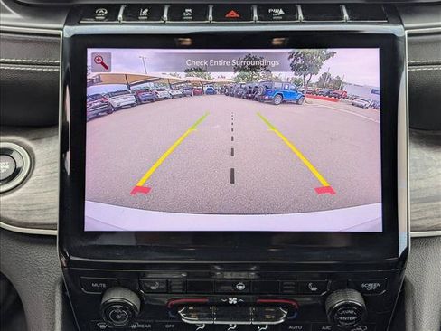 Used 2021 Jeep Grand Cherokee L Limited AWD/4WD image 13