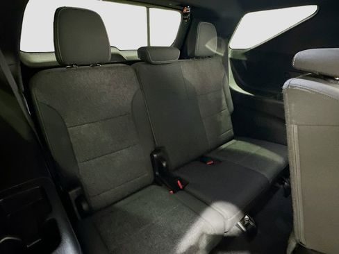 Used 2024 Chevrolet Traverse LT w/ Enhanced Driving Package image 28