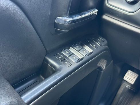 Used 2018 Chevrolet Silverado 1500 LT w/ LT Eassist Package AWD/4WD image 16