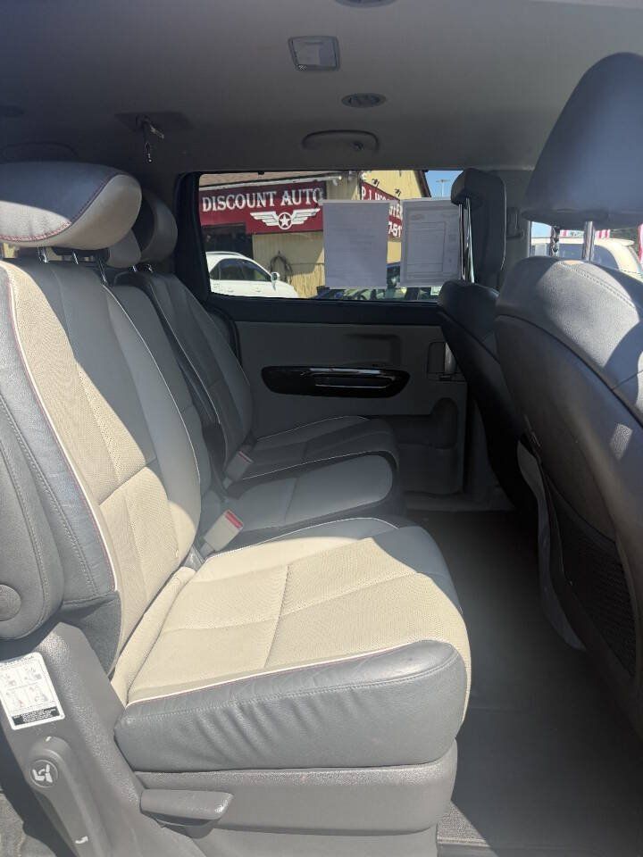 Used 2017 Kia Sedona EX FWD image 8