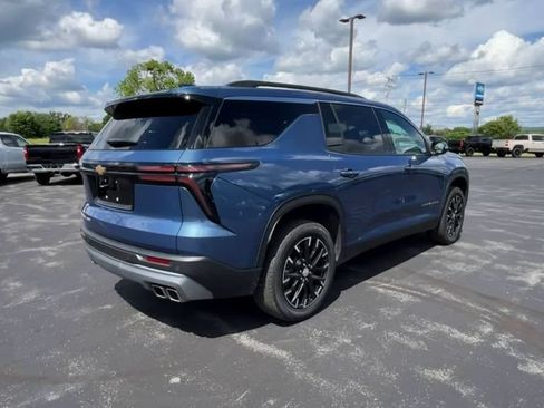 Used 2025 Chevrolet Traverse LT w/ Sun and Wheel Package AWD/4WD image 8