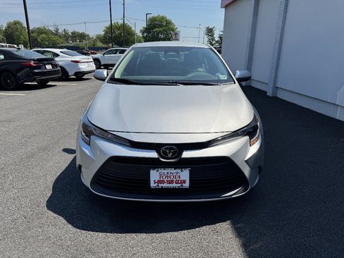 Used 2026 Toyota Corolla LE w/ LE Premium Package FWD image 3