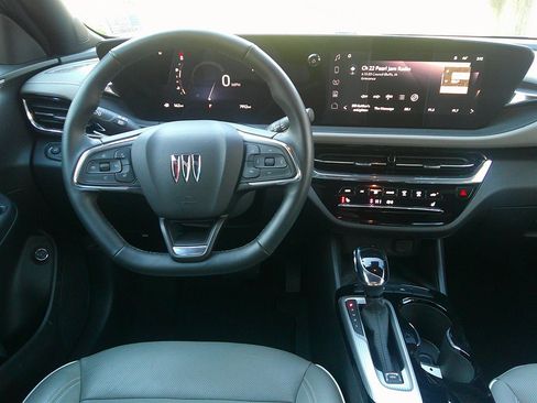 Used 2025 Buick Envista Avenir image 15