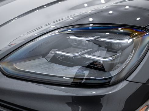 New 2026 Porsche Cayenne image 24