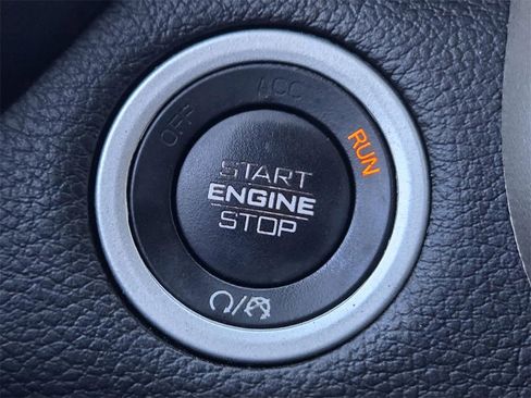 Used 2019 RAM 1500 Laramie image 22