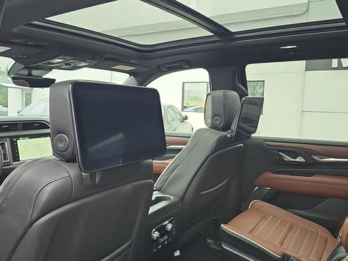 Certified 2023 GMC Yukon Denali Ultimate image 12