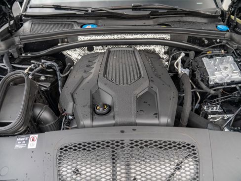 Used 2025 Porsche Macan image 29