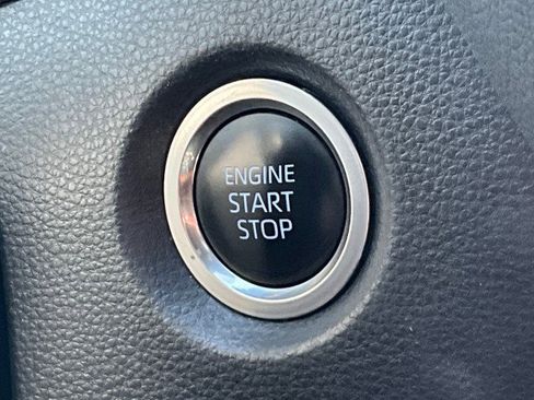 Used 2021 Toyota Corolla SE FWD image 9