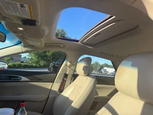 Used 2019 Lincoln MKZ Reserve FWD image 6