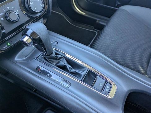 Used 2019 Honda HR-V LX image 12