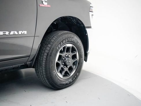 Used 2025 RAM 2500 Laramie AWD/4WD image 7