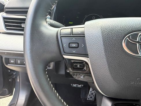 Used 2025 Toyota Camry SE FWD image 27