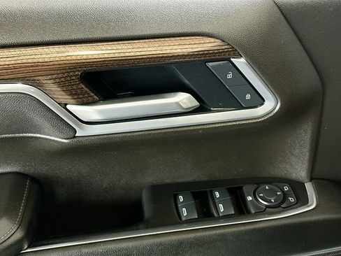 Used 2025 Chevrolet Silverado 1500 LT image 19