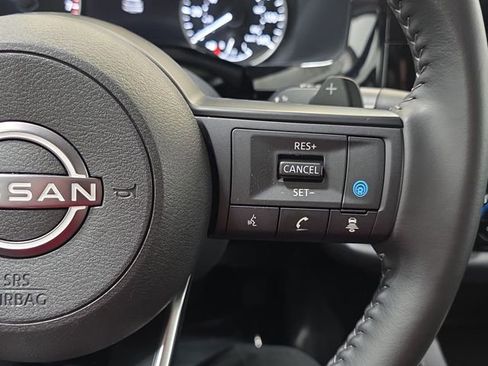 Used 2025 Nissan Pathfinder SV AWD/4WD image 17