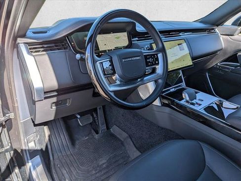 Used 2025 Land Rover Range Rover SE AWD/4WD image 10