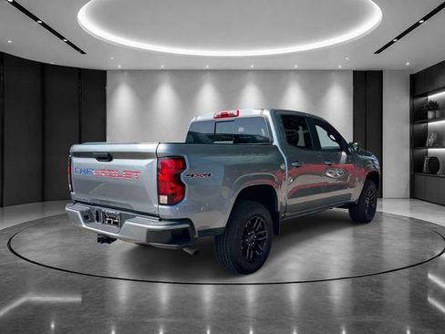 Used 2024 Chevrolet Colorado LT w/ LT Convenience Package II AWD/4WD image 6