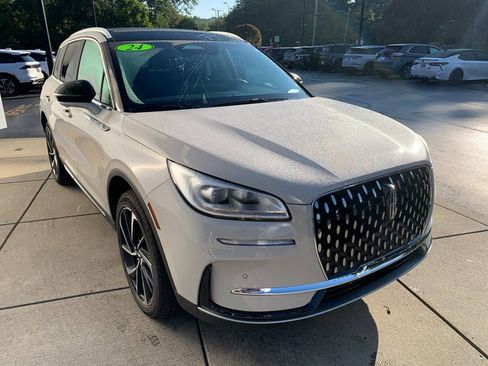 Used 2024 Lincoln Corsair Reserve w/ Equipment Group 201A AWD/4WD image 9