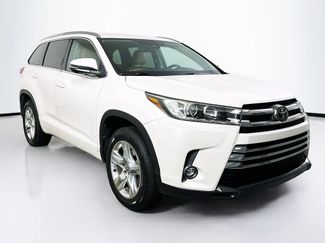 Used 2019 Toyota Highlander Limited FWD video 2