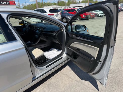 Used 2017 Ford Fusion Titanium image 9