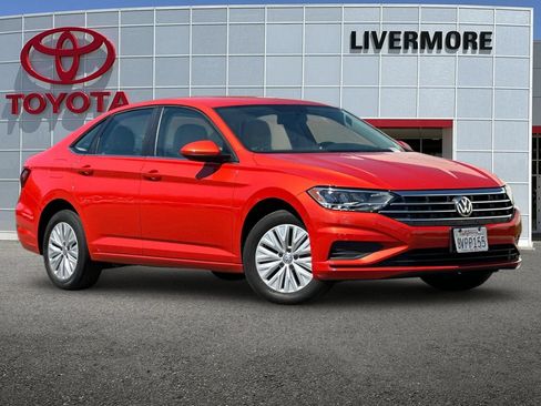 Used 2019 Volkswagen Jetta S w/ Driver Assistance Package FWD image 2