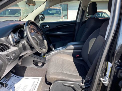 Used 2017 Dodge Journey SE image 11