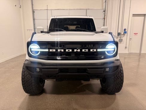 Used 2021 Ford Bronco Outer Banks AWD/4WD image 2