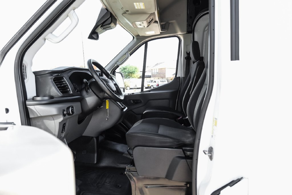Used 2023 Ford Transit 250 148 High Roof AWD image 3