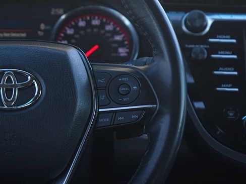 Used 2020 Toyota Camry XSE image 18