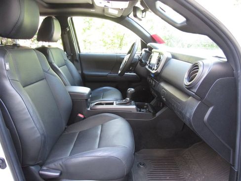 Used 2023 Toyota Tacoma TRD Sport w/ TRD Premium Sport Package AWD/4WD image 22