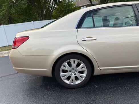 Used 2009 Toyota Avalon XLS image 39