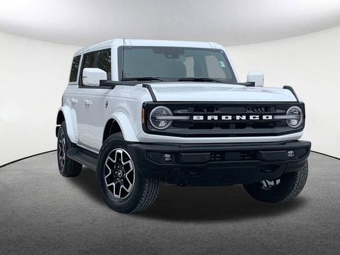 Certified 2025 Ford Bronco Outer Banks AWD/4WD image 2