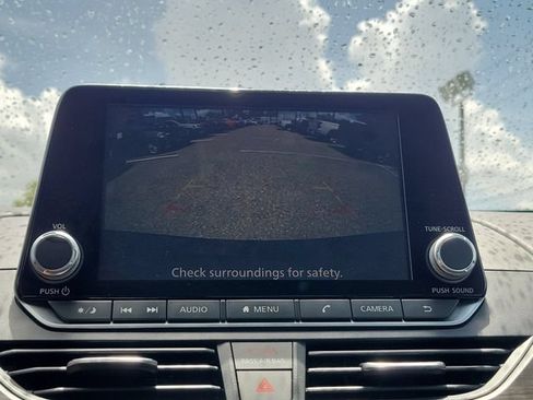 Used 2025 Nissan Altima 2.5 SV FWD image 27